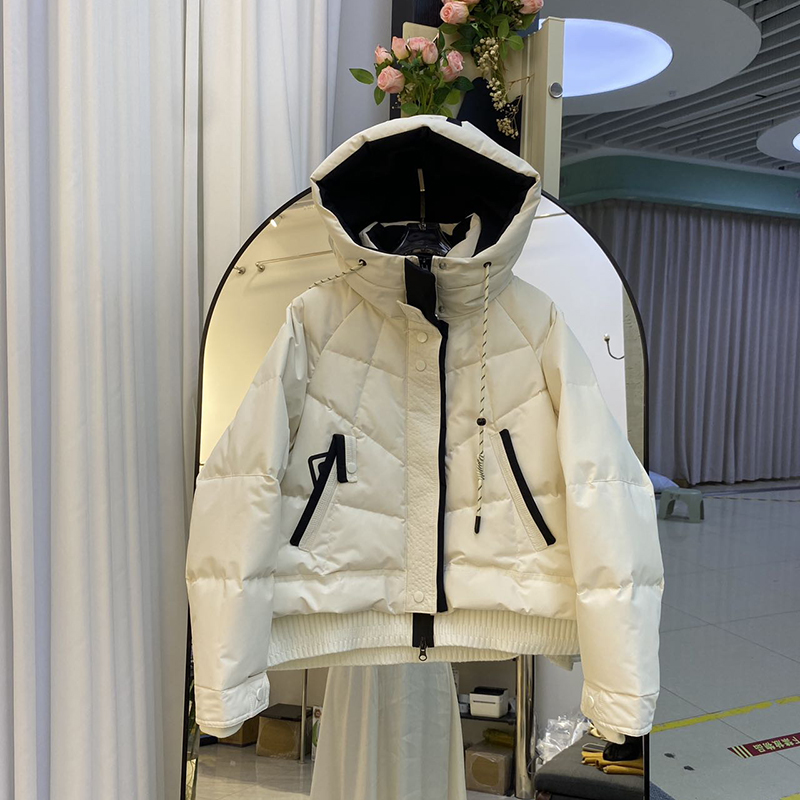 Women'S Fashion Quilted Jacket - เสื้อแจ็คเก็ตหนาอุ่นสำหรับฤดูหนาวแบบมีเชือกรูดและซิป แฟชั่นผู้หญิง เสื้อแจ็คเก็ตสั้นมีฮู้ด บุด้วยขนเป็ดสีขาว พร้อมกระเป๋าบุนวม